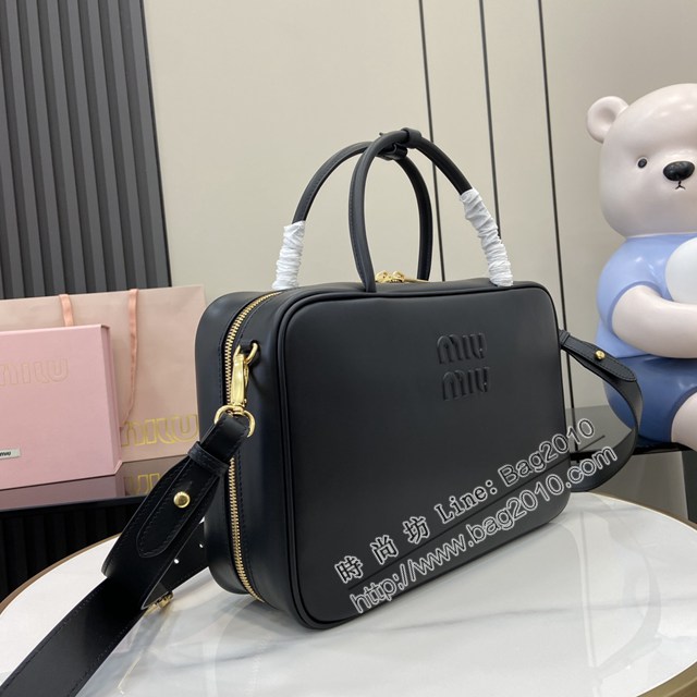 MIU MIU專櫃繆繆最新款二代肩帶款Beau手袋原廠皮手提公事包 jh2661型號：5BB117
